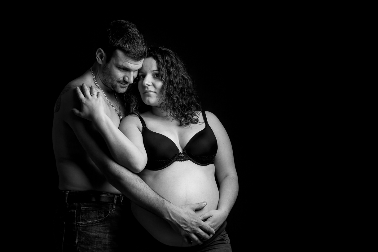 Photo de grossesse Nevers séance photo femme enceinte couple